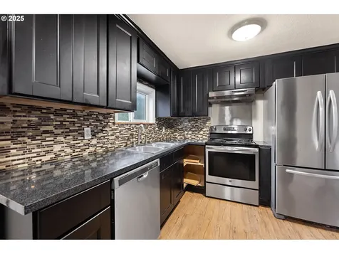 5253 SE Knapp Street Portland OR 97206