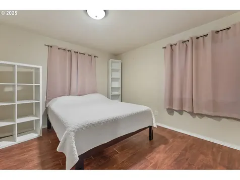 5253 SE Knapp Street Portland OR 97206