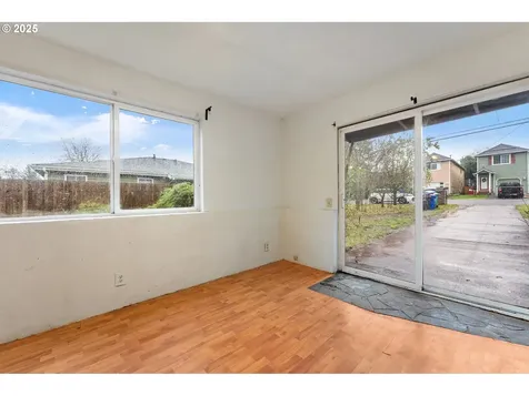 5253 SE Knapp Street Portland OR 97206
