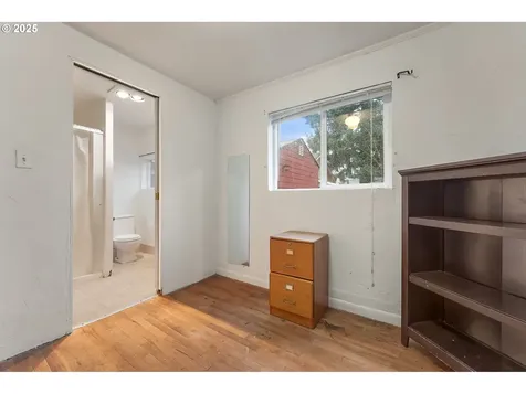 5253 SE Knapp Street Portland OR 97206