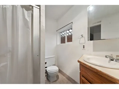 5253 SE Knapp Street Portland OR 97206