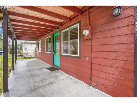 5253 SE Knapp Street Portland OR 97206