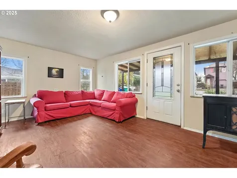 5253 SE Knapp Street Portland OR 97206