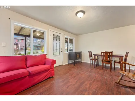 5253 SE Knapp Street Portland OR 97206