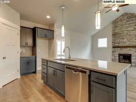 2015 E Otter Loop La Center WA 98629