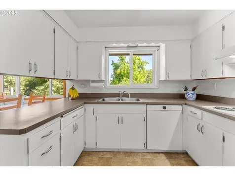 7505 SW Crestview Street Portland OR 97223