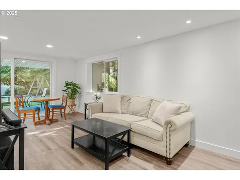 7505 SW Crestview Street Portland OR 97223