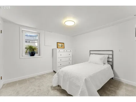 7505 SW Crestview Street Portland OR 97223