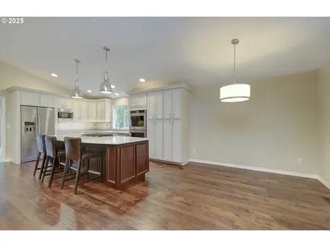 1527 SE 104th Court Vancouver WA 98664