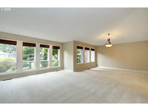1527 SE 104th Court Vancouver WA 98664