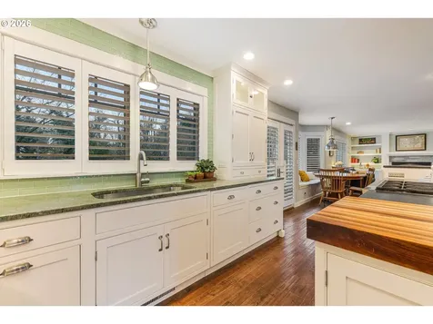 1905 Arena Court West Linn OR 97068