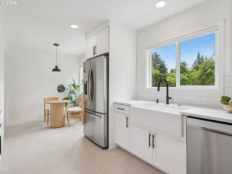11865 SW Belvidere Place Portland OR 97225