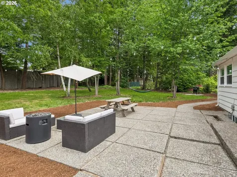 11865 SW Belvidere Place Portland OR 97225