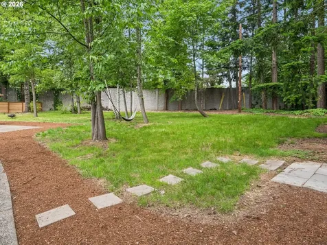 11865 SW Belvidere Place Portland OR 97225