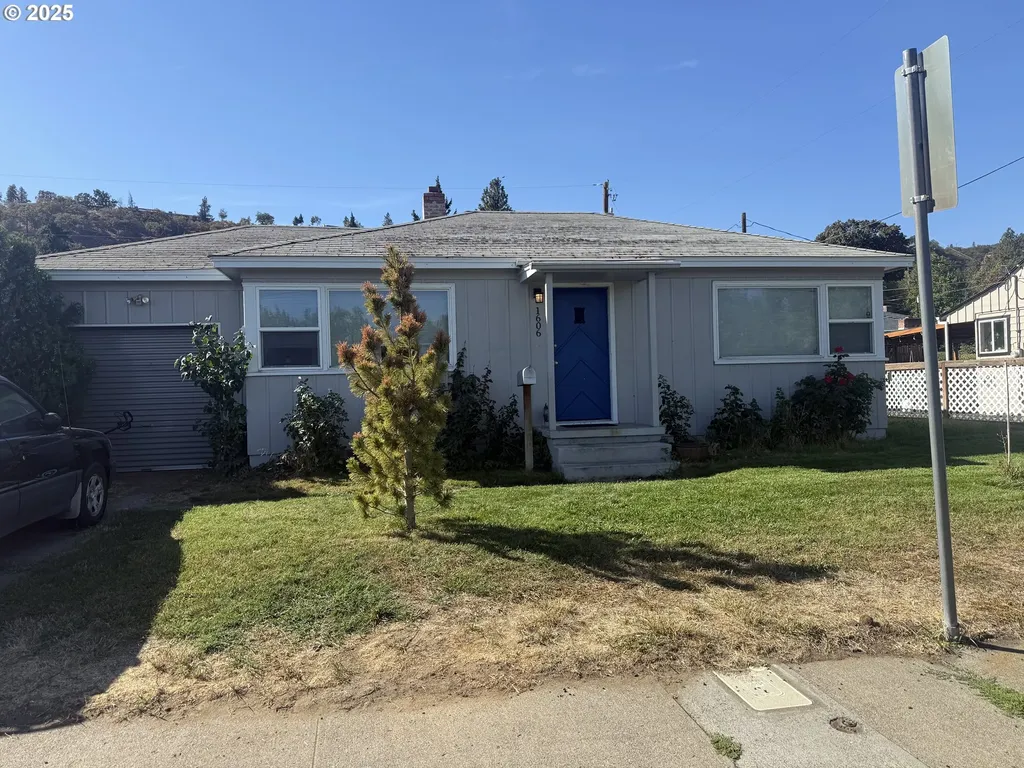 1606 W 10th Street The Dalles OR 97058
