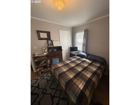 1606 W 10th Street The Dalles OR 97058