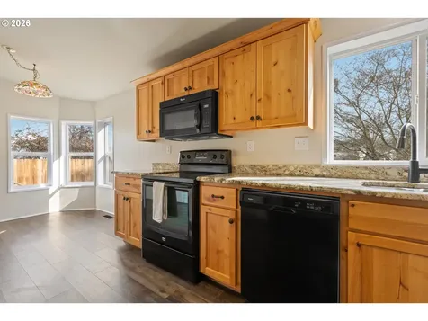 147 Dark Horse Street Roseburg OR 97471