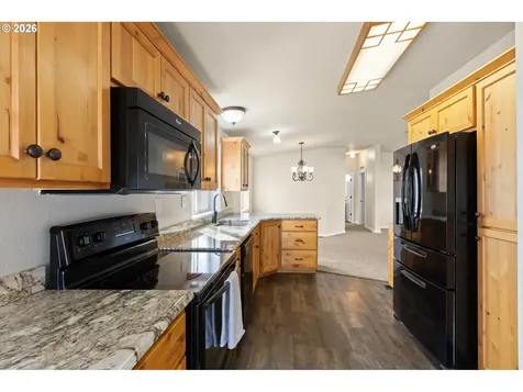 147 Dark Horse Street Roseburg OR 97471