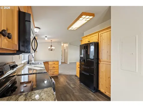 147 Dark Horse Street Roseburg OR 97471