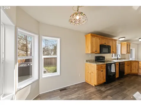 147 Dark Horse Street Roseburg OR 97471