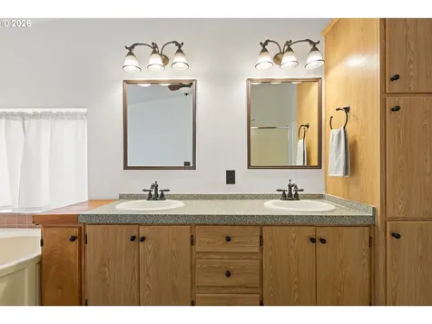 147 Dark Horse Street Roseburg OR 97471