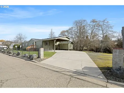 147 Dark Horse Street Roseburg OR 97471