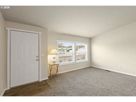 147 Dark Horse Street Roseburg OR 97471