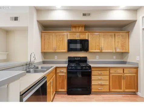 10275 NW Wilshire Lane Portland OR 97229