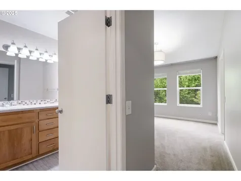 10275 NW Wilshire Lane Portland OR 97229