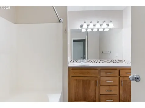 10275 NW Wilshire Lane Portland OR 97229