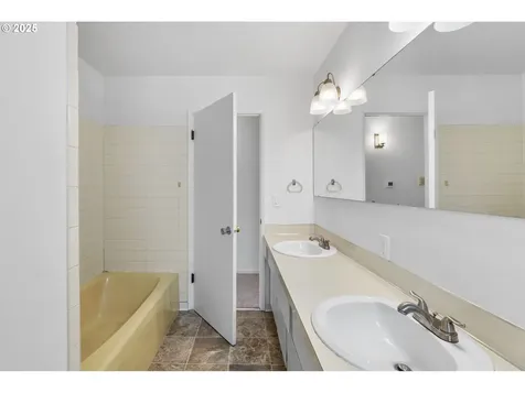 14315 NE Alton Court Portland OR 97230