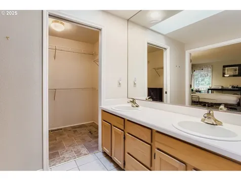 1804 SE 161st Place Vancouver WA 98683