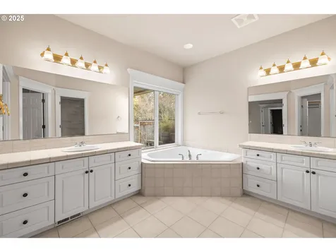 4806 NW 135th Street Vancouver WA 98685