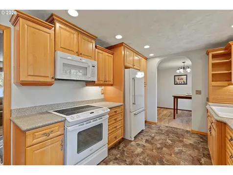 3825 NE 2nd Street Gresham OR 97030
