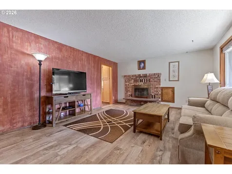 3825 NE 2nd Street Gresham OR 97030