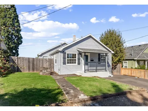 307 Caufield Street Oregon City OR 97045