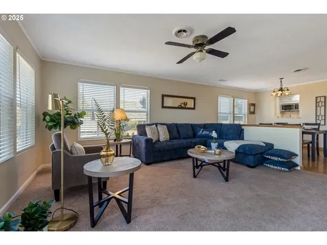 307 Caufield Street Oregon City OR 97045