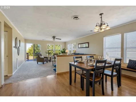 307 Caufield Street Oregon City OR 97045