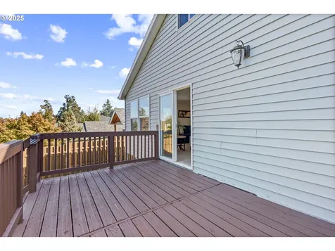 307 Caufield Street Oregon City OR 97045