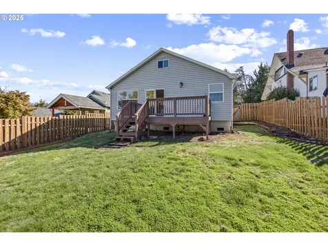 307 Caufield Street Oregon City OR 97045