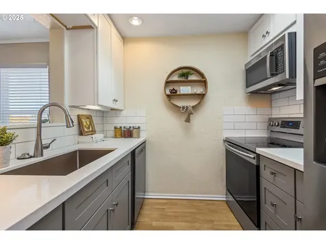 307 Caufield Street Oregon City OR 97045