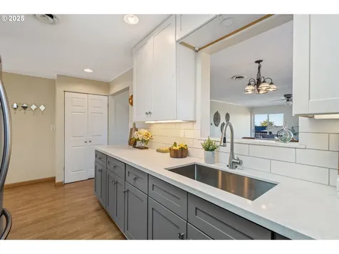 307 Caufield Street Oregon City OR 97045
