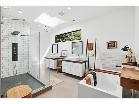 3724 SW Shattuck Road Portland OR 97221
