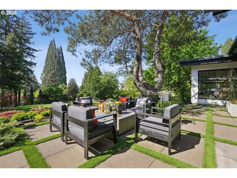 3724 SW Shattuck Road Portland OR 97221