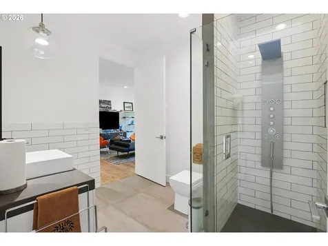 3724 SW Shattuck Road Portland OR 97221