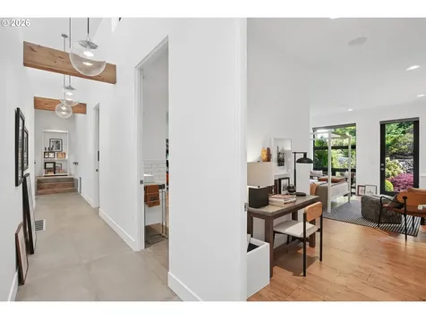 3724 SW Shattuck Road Portland OR 97221