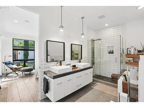 3724 SW Shattuck Road Portland OR 97221