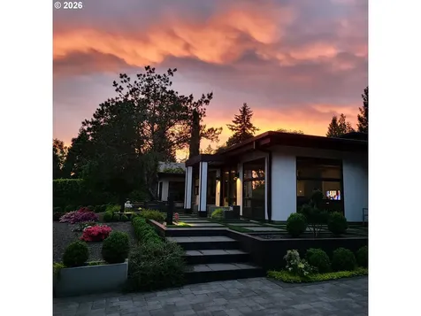 3724 SW Shattuck Road Portland OR 97221
