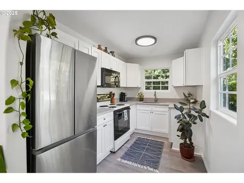 8102 N Dana Avenue Portland OR 97203