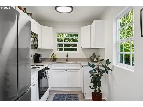 8102 N Dana Avenue Portland OR 97203